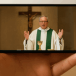 assistir missa pelo celular